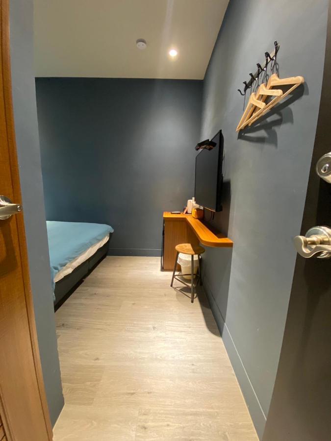 טאינאן 良文旅2館ryou Hotel Vintage - II מראה חיצוני תמונה