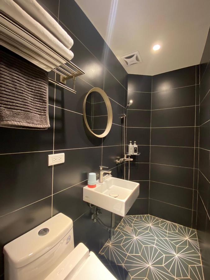 טאינאן 良文旅2館ryou Hotel Vintage - II מראה חיצוני תמונה