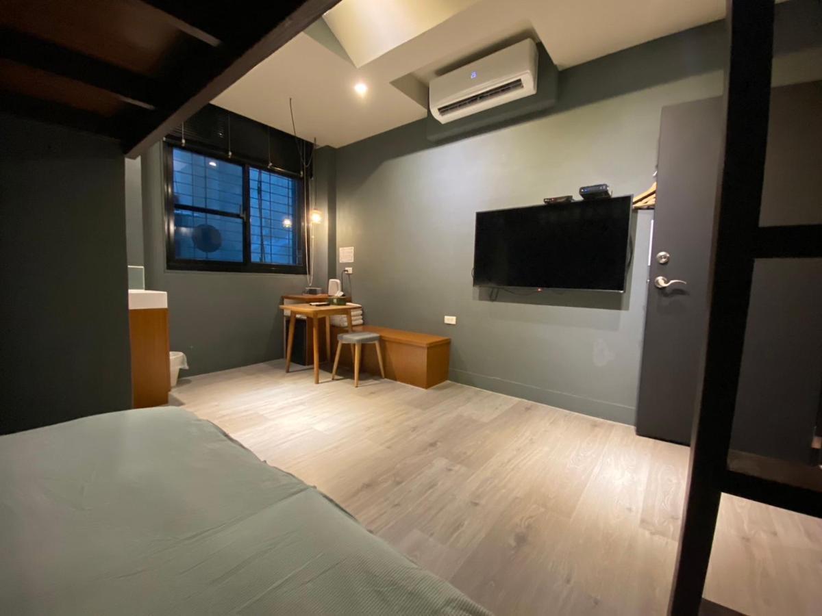טאינאן 良文旅2館ryou Hotel Vintage - II מראה חיצוני תמונה