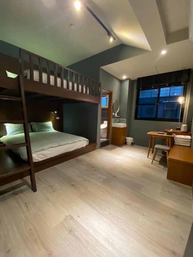 טאינאן 良文旅2館ryou Hotel Vintage - II מראה חיצוני תמונה