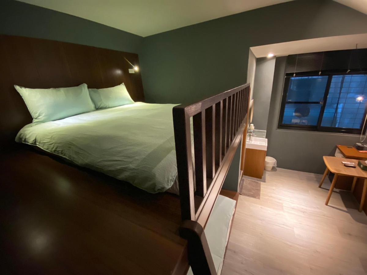 טאינאן 良文旅2館ryou Hotel Vintage - II מראה חיצוני תמונה
